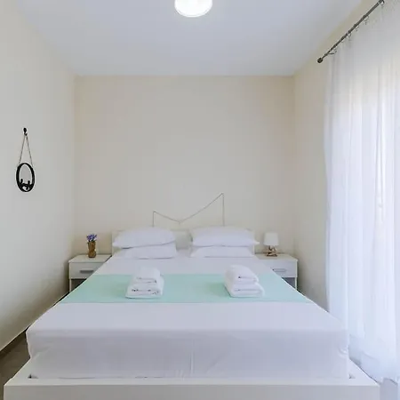 Apartment Nicolo Poseidi, With Private Garden Kalandra