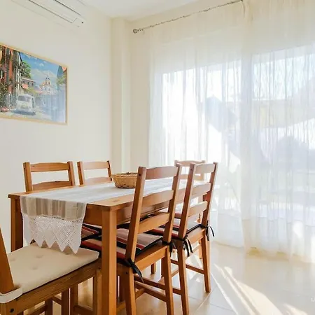 Apartment Nicolo Poseidi, With Private Garden