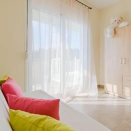 Apartment Nicolo Poseidi, With Private Garden