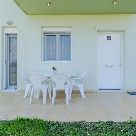 Apartment Nicolo Poseidi, With Private Garden