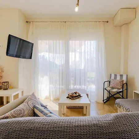 Nicolo Poseidi, With Private Garden Apartment Kalandra