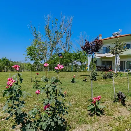 Nicolo Poseidi, With Private Garden 公寓 Kalandra